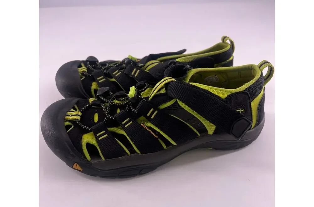 Keen Newport H2 Sandals Kids Size 5 Black Green Slip On Outdoors Hiking Sport